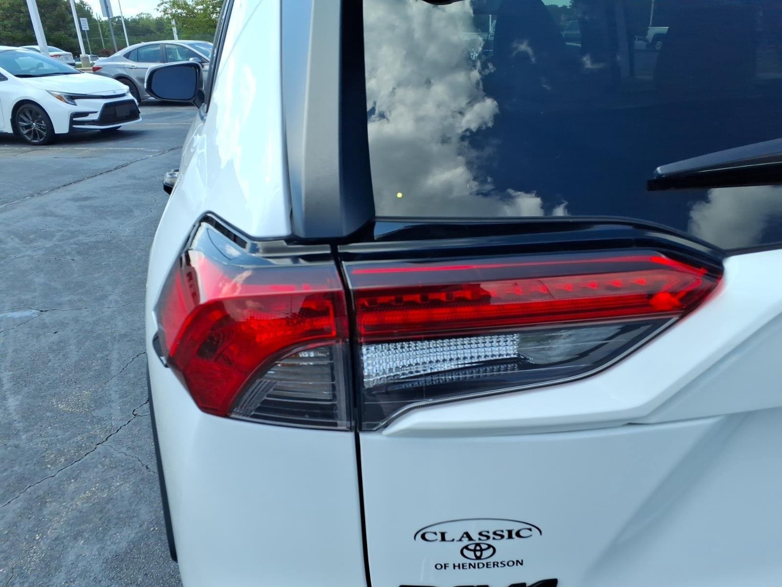 Used 2025 Ice Cap Toyota XLE image 18