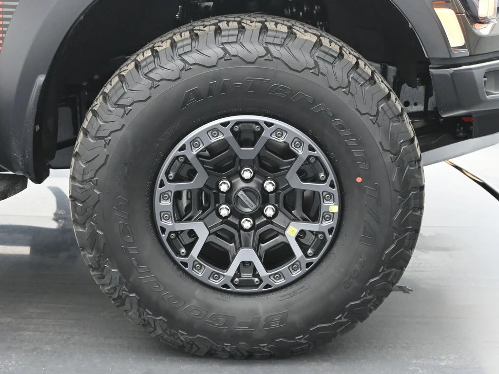 New 2026 Shelter Green Ford Raptor image 25