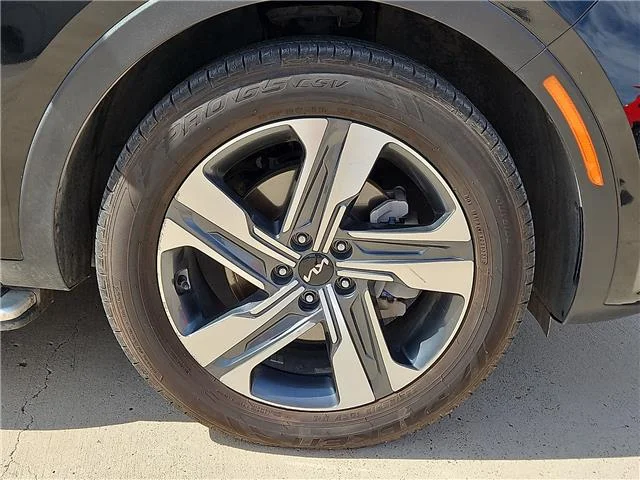 Used 2023 Black KIA SX Prestige All-Wheel Drive image 5