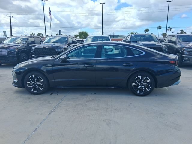 Used 2024 Blue Hyundai SEL image 4