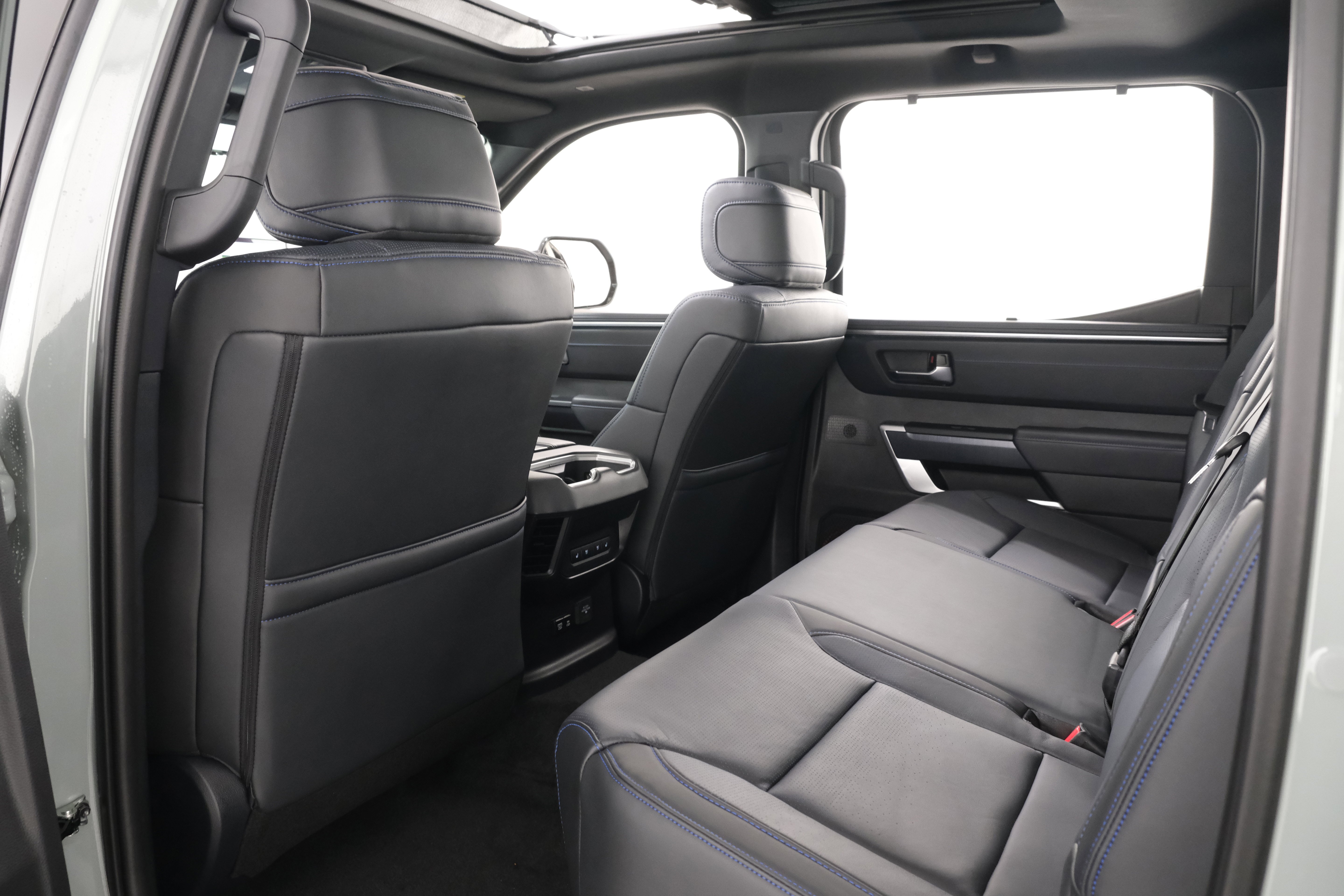 2025 Toyota Tundra Platinum - Photo 39