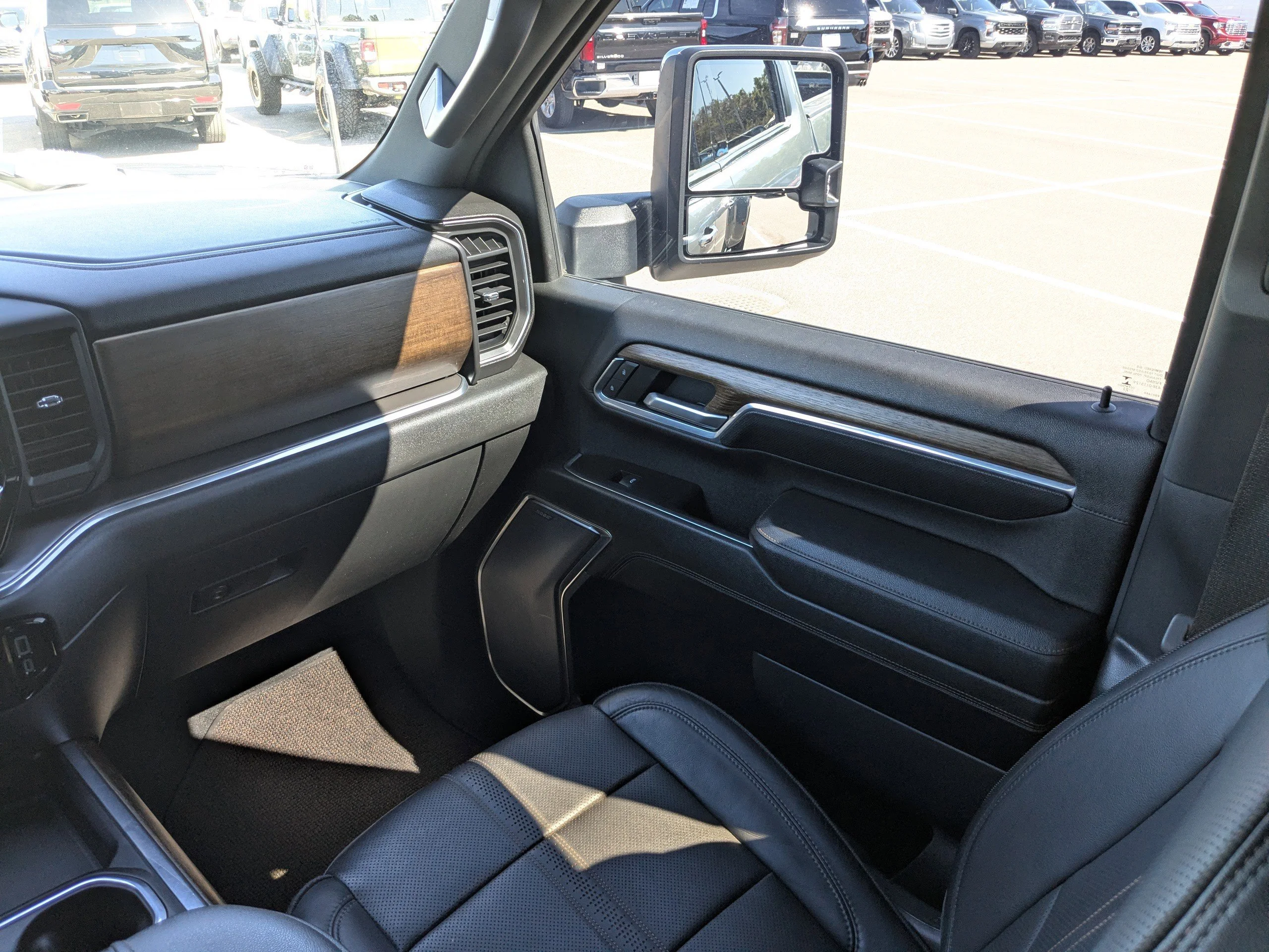 2024 Chevrolet Silverado 3500HD High Country - Photo 19