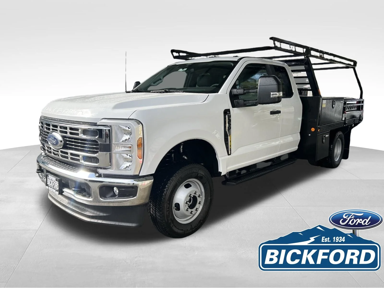 2026 Ford F-350 XL 4x4 SuperCab 168-In DRW's photo