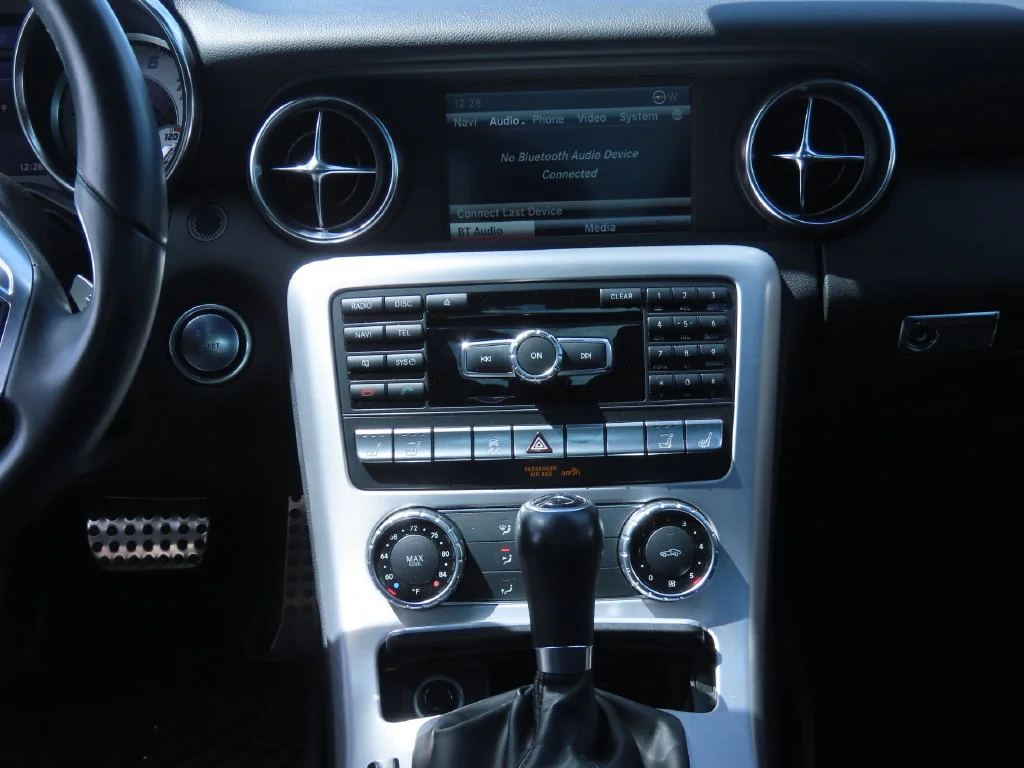 Used 2015 Black Mercedes-Benz SLK 250 image 8