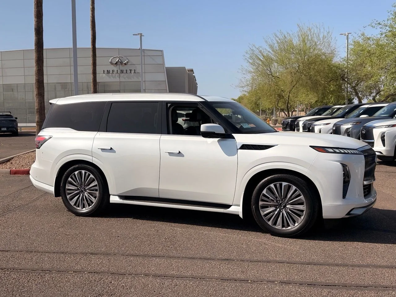 Certified Used 2026 Radiant White INFINITI Luxe image 6