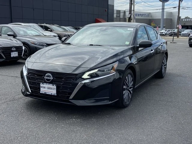 2025 Nissan Altima SV - Photo 7