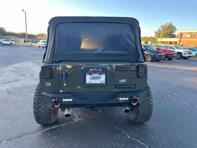 Used 2016  Jeep Unlimited Sport image 34