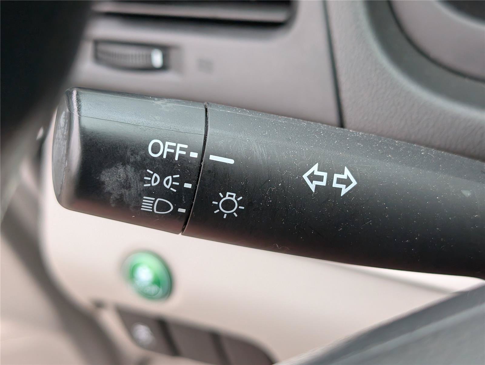 Used 2013 Silver Honda LX image 23