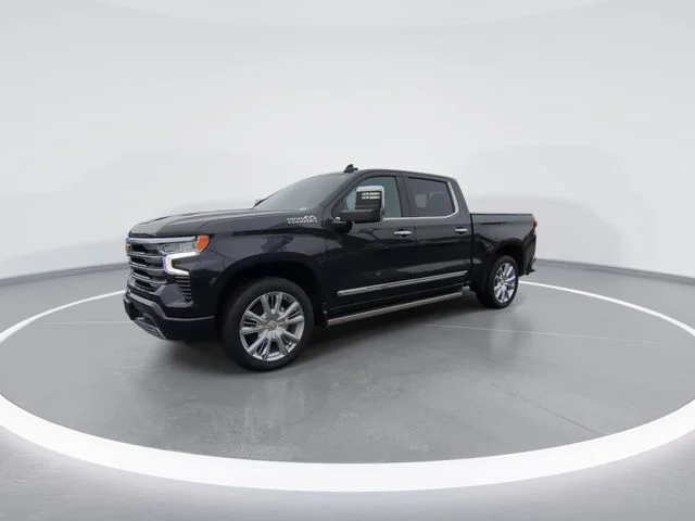 Used 2024 Gray Chevrolet High Country image 4