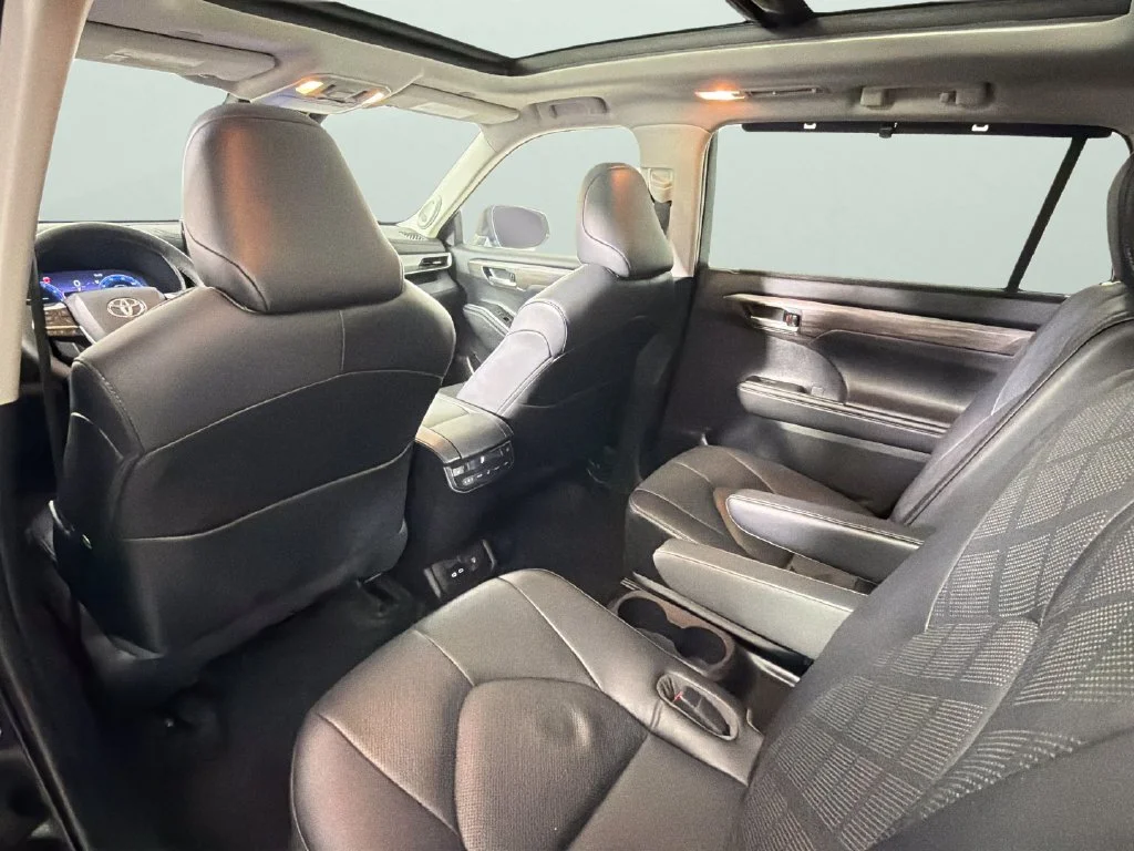 Used 2023 Black Toyota Platinum image 31
