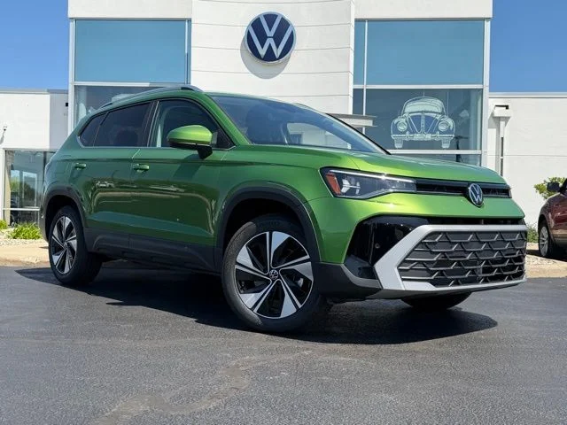 New 2026 Green Volkswagen 1.5T SE image 1
