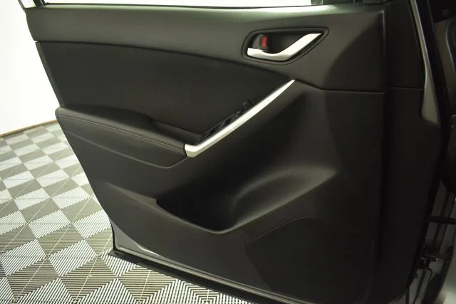 Used 2014 Silver Mazda Touring image 31