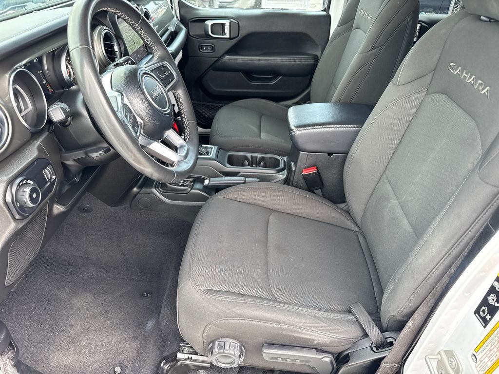 Certified Used 2023 White/off-white Jeep Sahara image 25