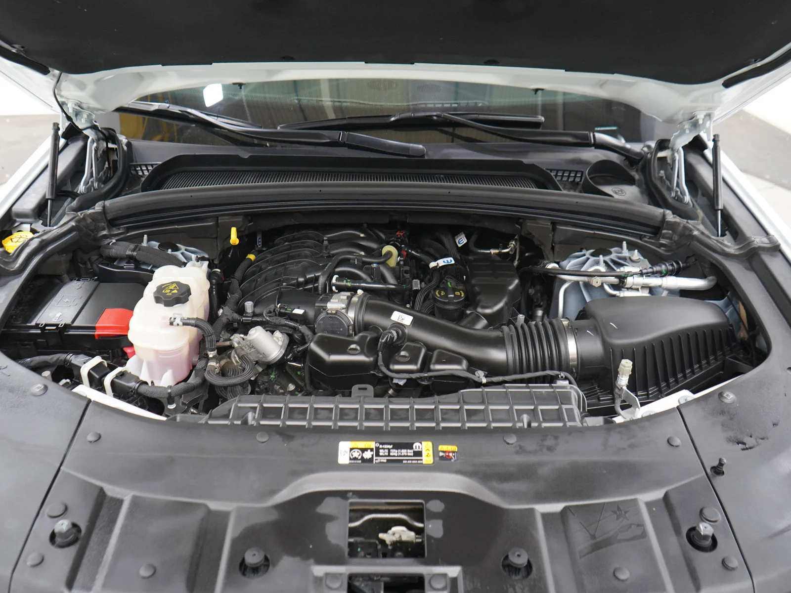 Used 2024 Bright White Clearcoat Jeep Limited image 31