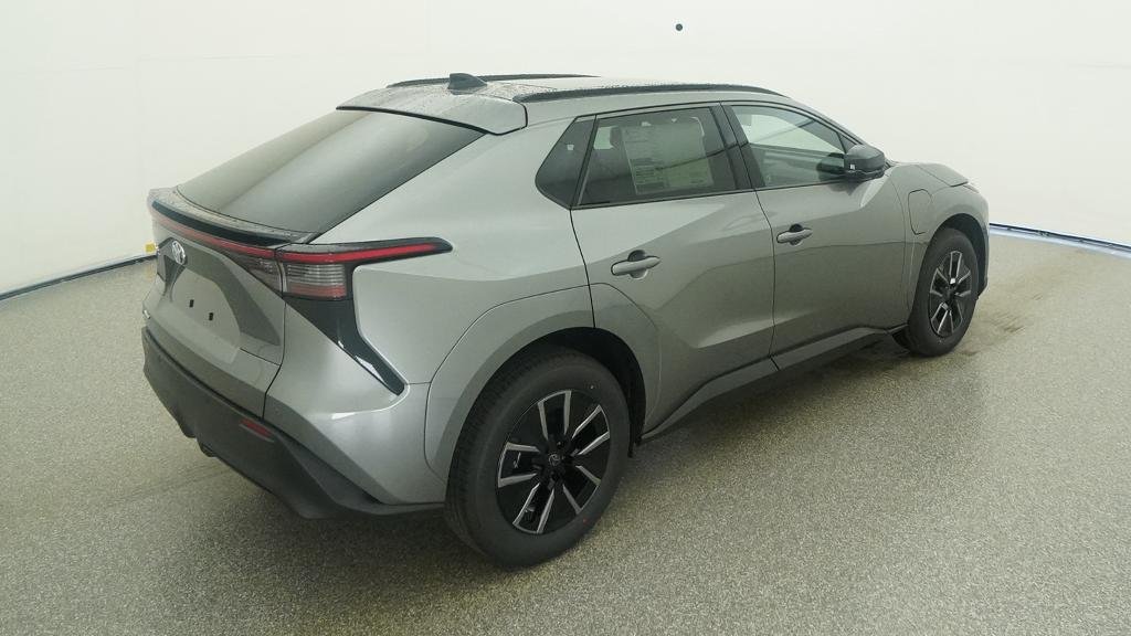 New 2026 Heavy Metal Toyota XLE image 18
