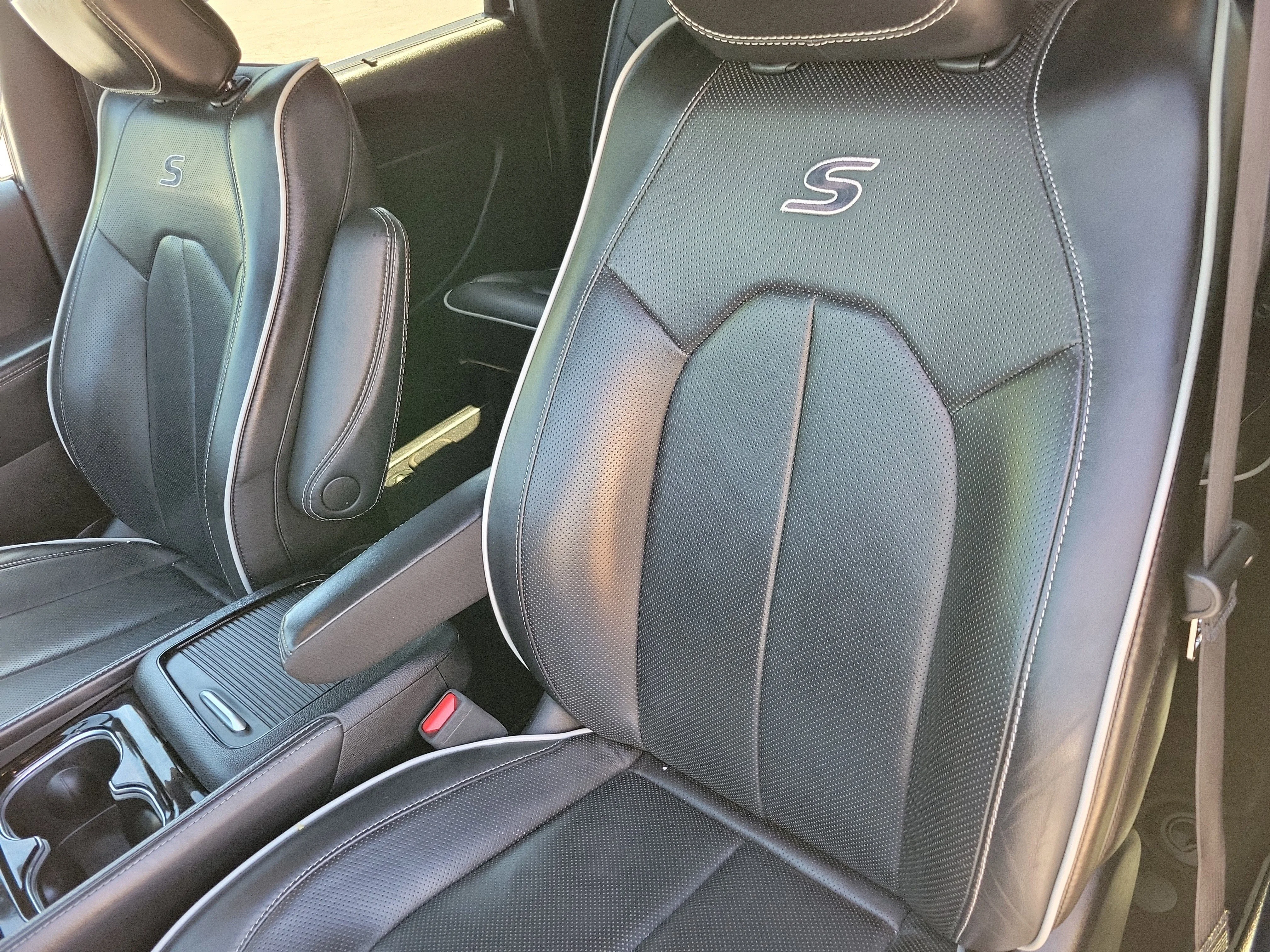 2025 Chrysler Pacifica Limited - Photo 8