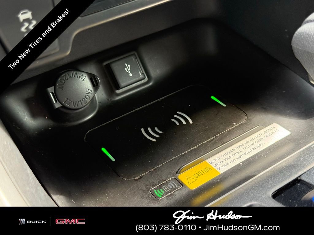 Used 2022 Silver Toyota XLE image 35