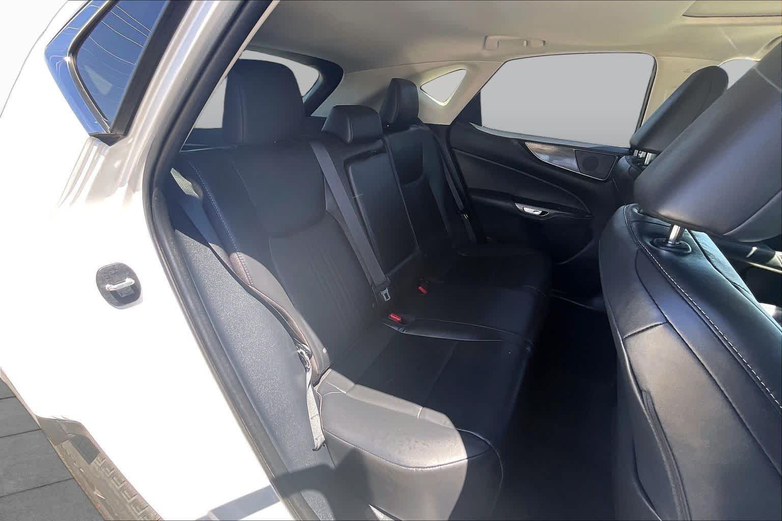 Used 2025 Eminent White Pearl Lexus Premium image 18