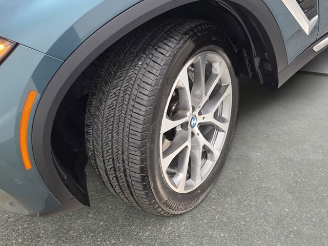 Certified Used 2026 Blue Ridge Mountain Metallic BMW xDrive40i image 27