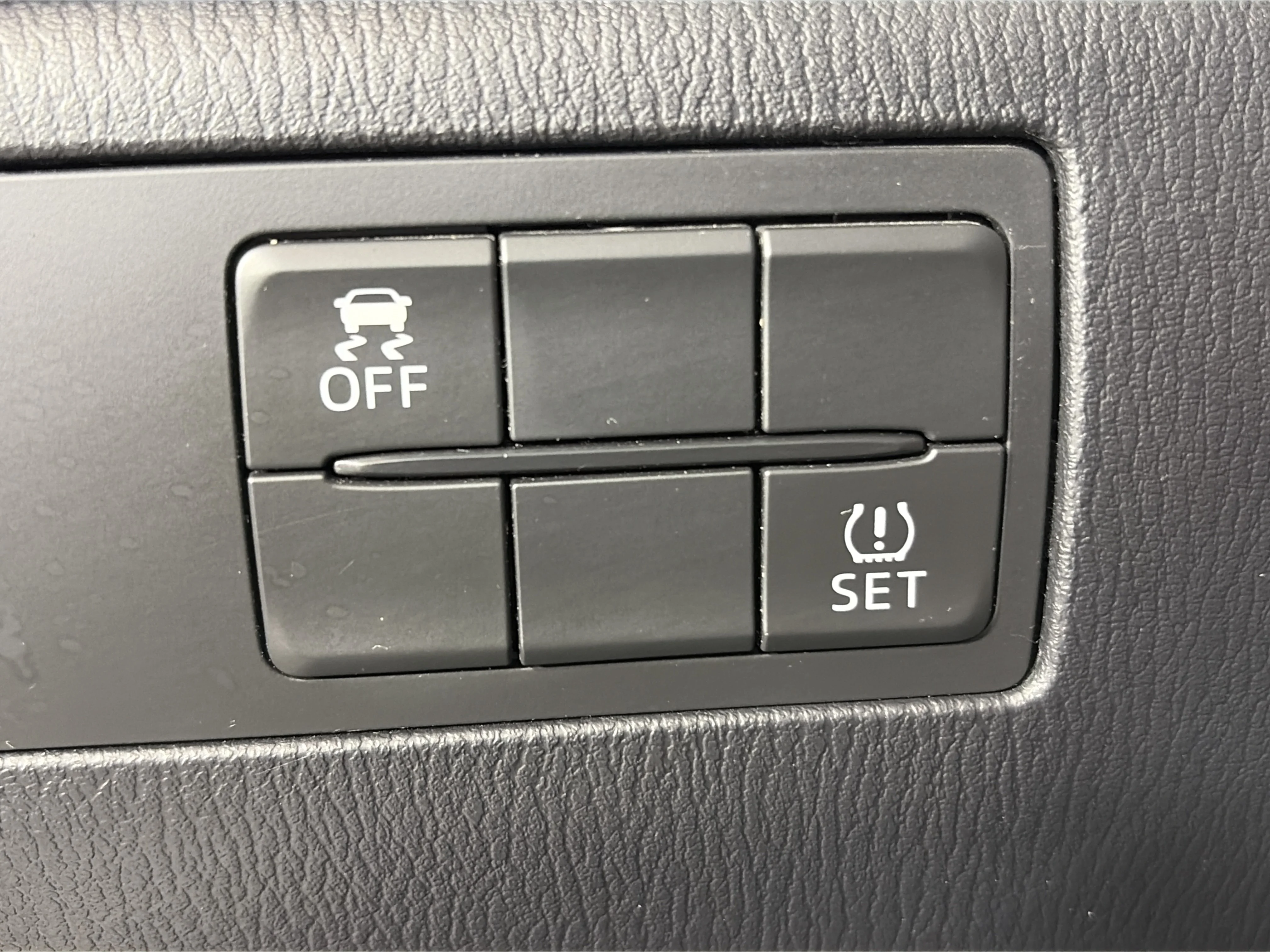 Used 2018 Sonic Silver Metallic Mazda Touring image 29
