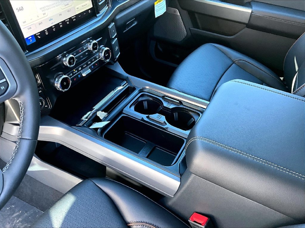 New 2027 Oxford White Ford Lariat image 9