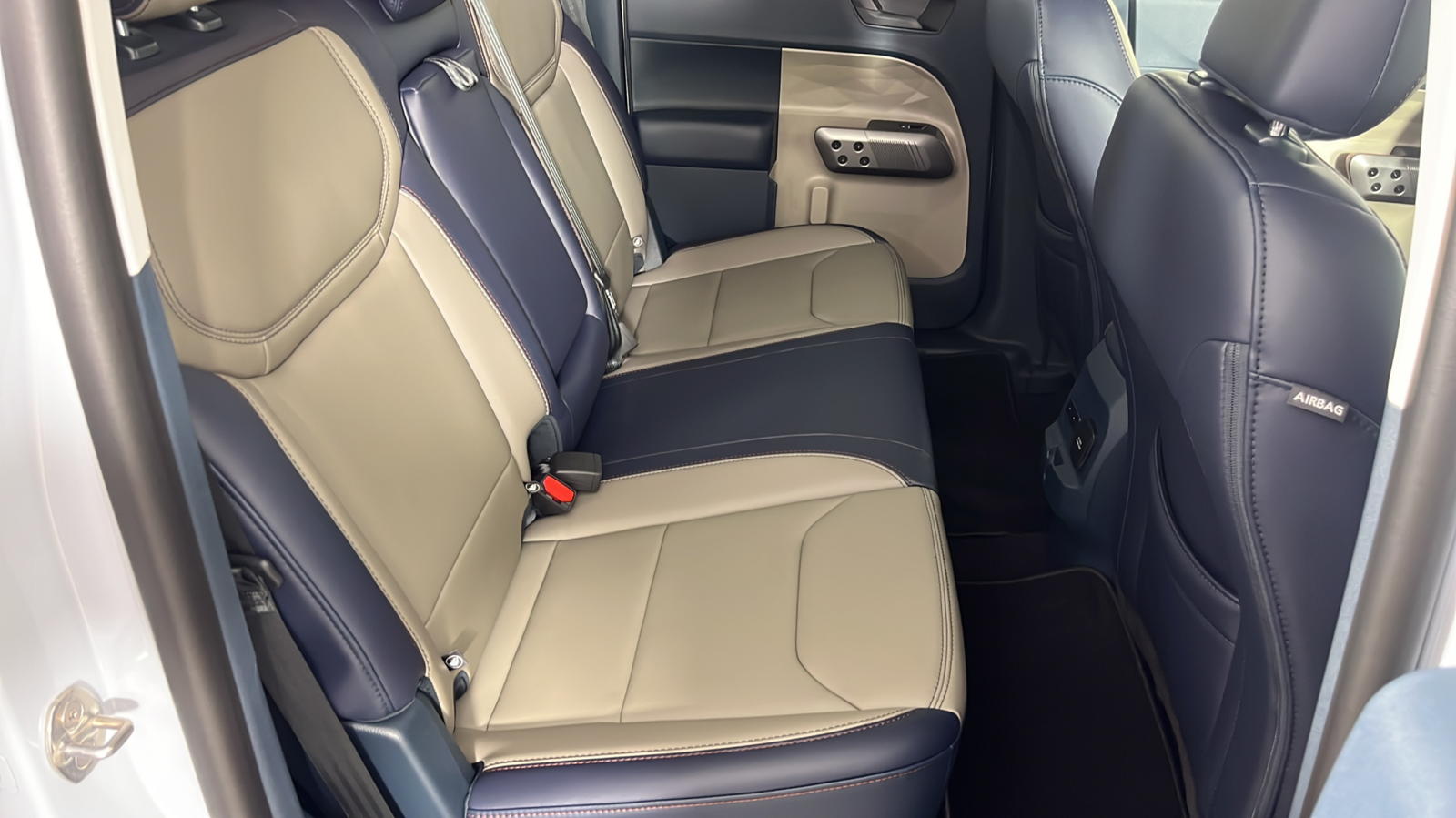 New 2026 White Metallic Ford Lariat image 17