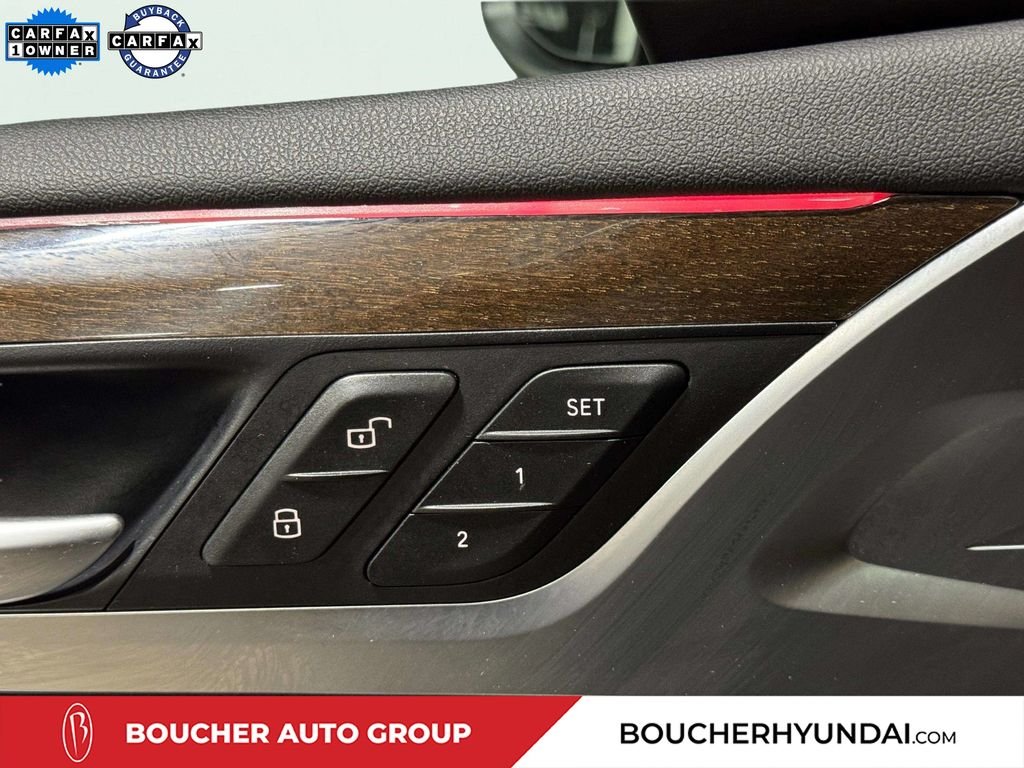 Used 2023 Black BMW xDrive30i image 18
