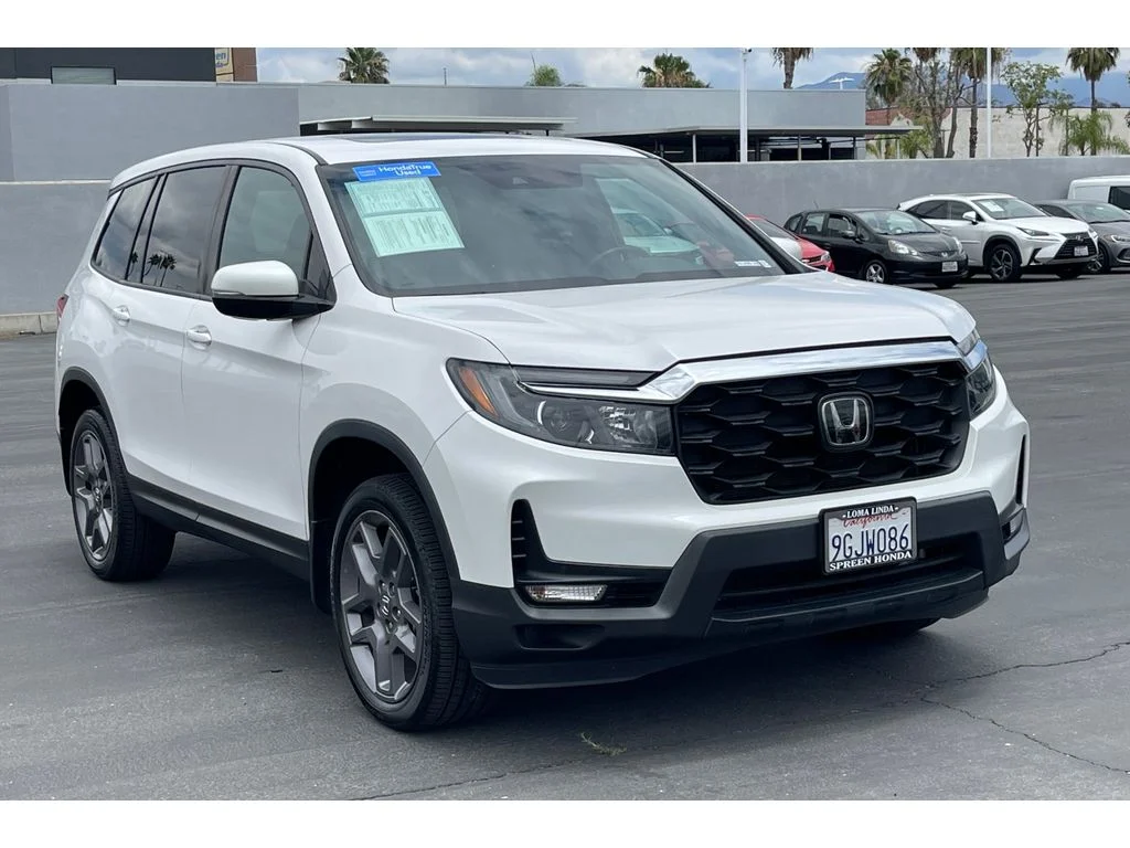 Certified Used 2023 Platinum White Pearl Honda AWD EX-L image 8