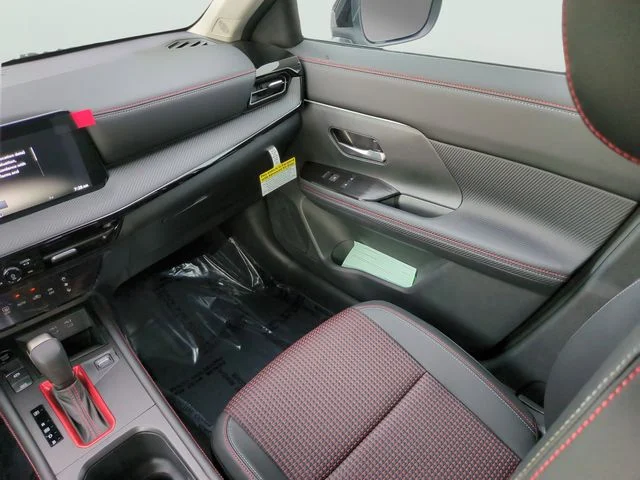 New 2026 Aspen White TriCoat / Super Black Two-tone Nissan SR image 13
