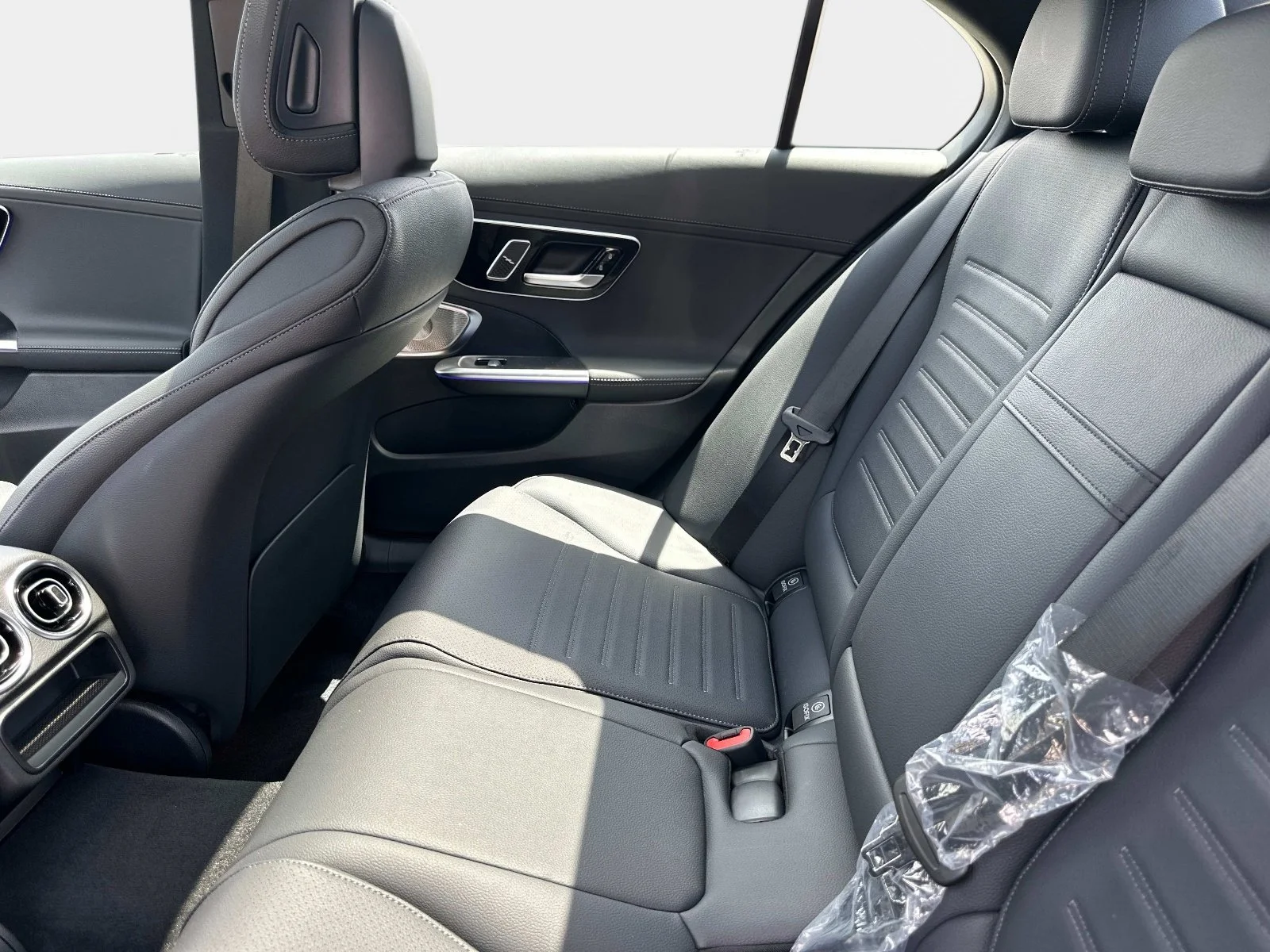 2025 Mercedes-Benz C-Class Sedan C 300 - Photo 13