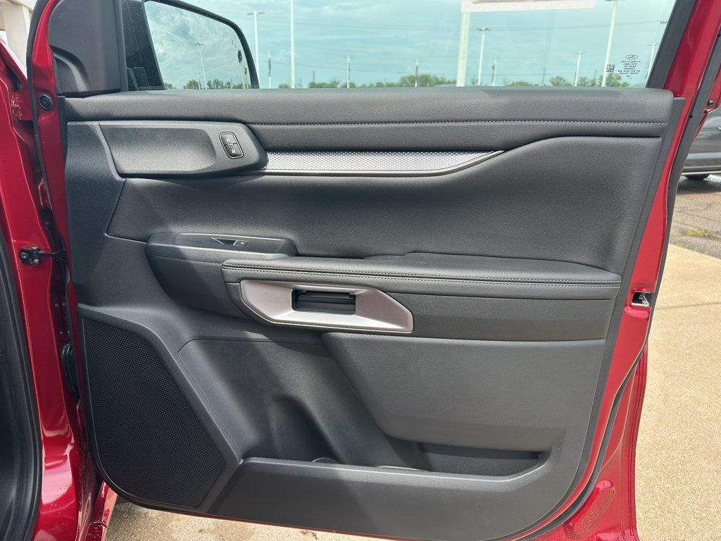 New 2026 Ruby Red Metallic Tinted Clearcoat Ford Lariat® image 32