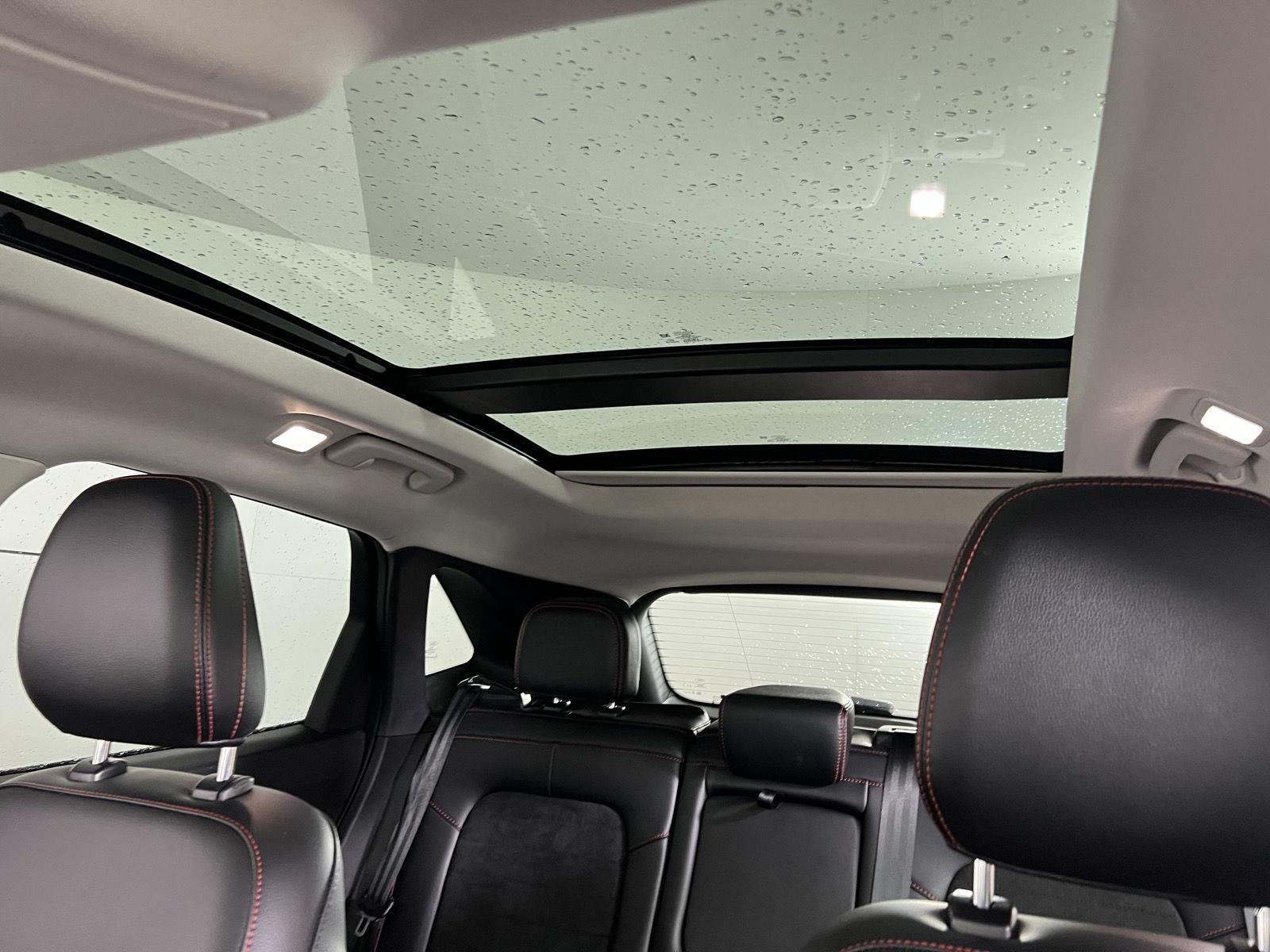 Used 2022 Black Metallic Ford SEL image 4