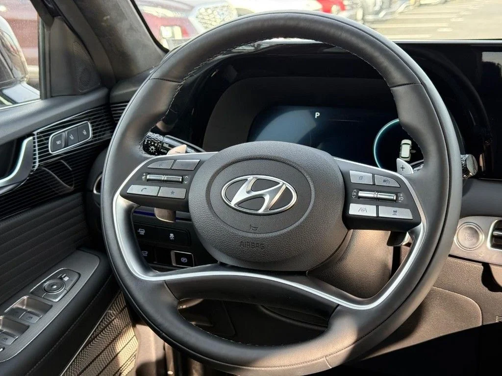 Used 2024 Red Hyundai Calligraphy image 15