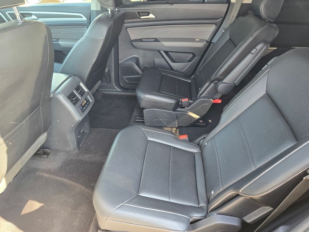Used 2022 Gray Volkswagen 3.6L V6 SE w/Technology image 10