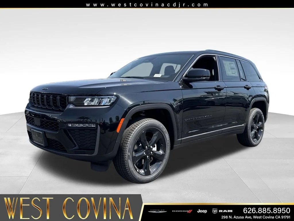 New 2026 Diamond Black Crystal Pearl-Coat Exterior Paint Jeep Limited image 1