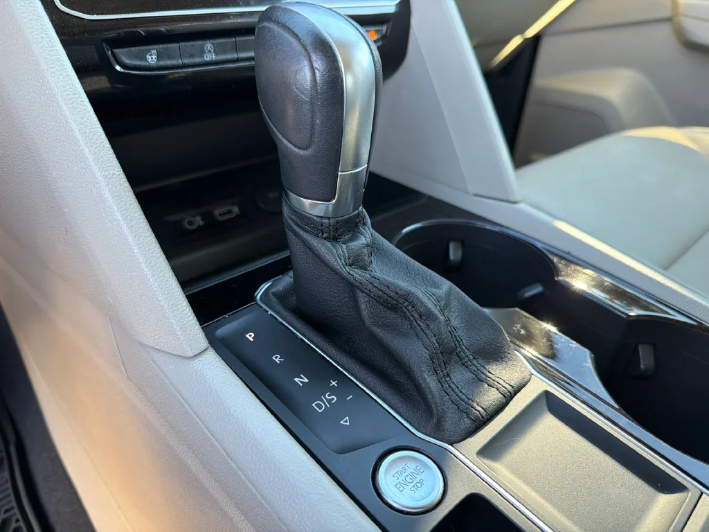 Used 2019 White Volkswagen SEL image 32