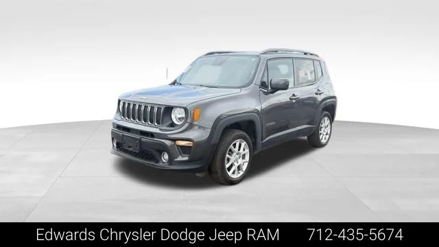 Used 2020 Gray Jeep Latitude image 3