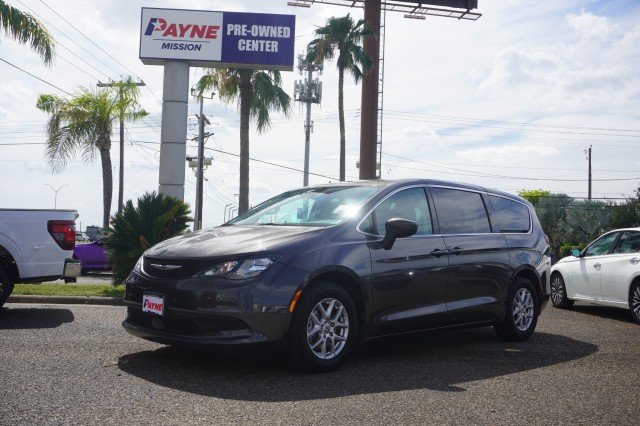 2023 Chrysler Voyager LX's photo
