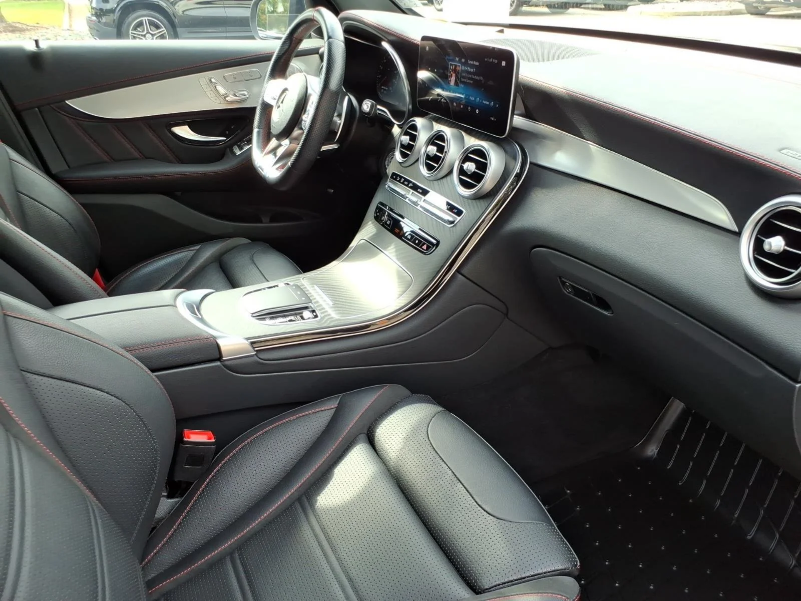 Used 2021 Obsidian Black Metallic Mercedes-Benz AMG® GLC 43 image 26
