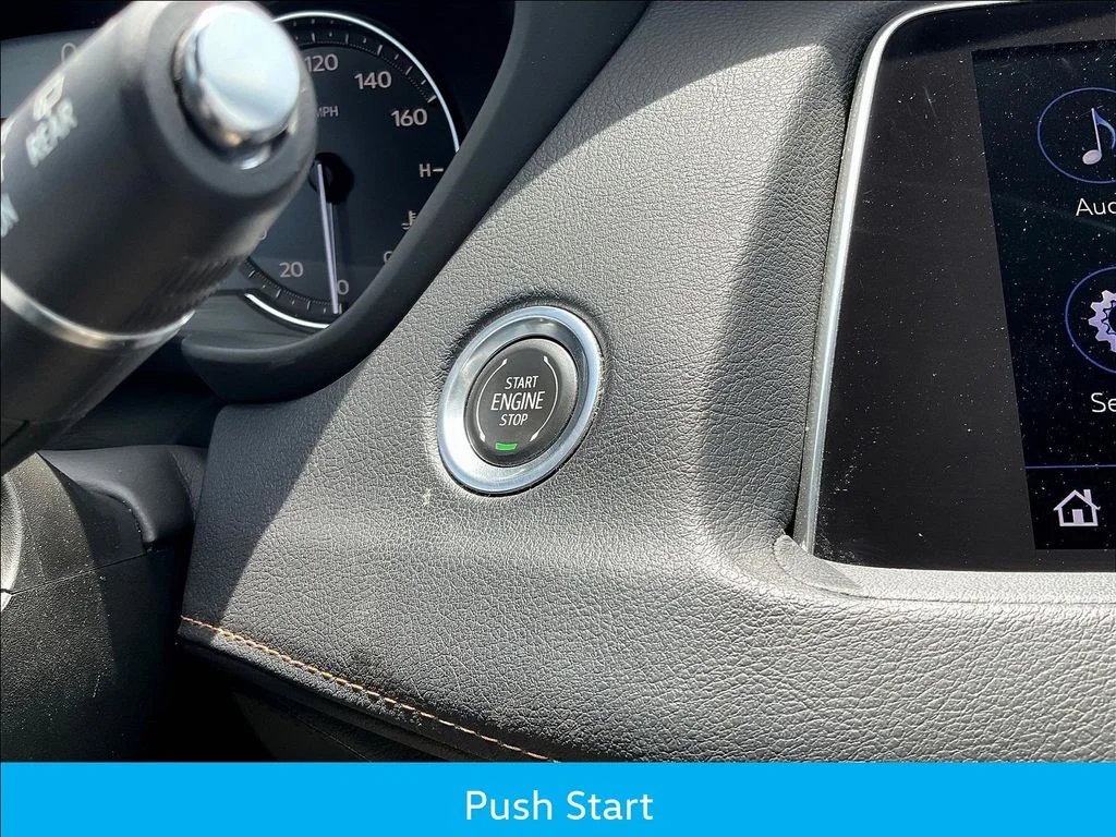 Used 2019 Red Cadillac Sport image 18