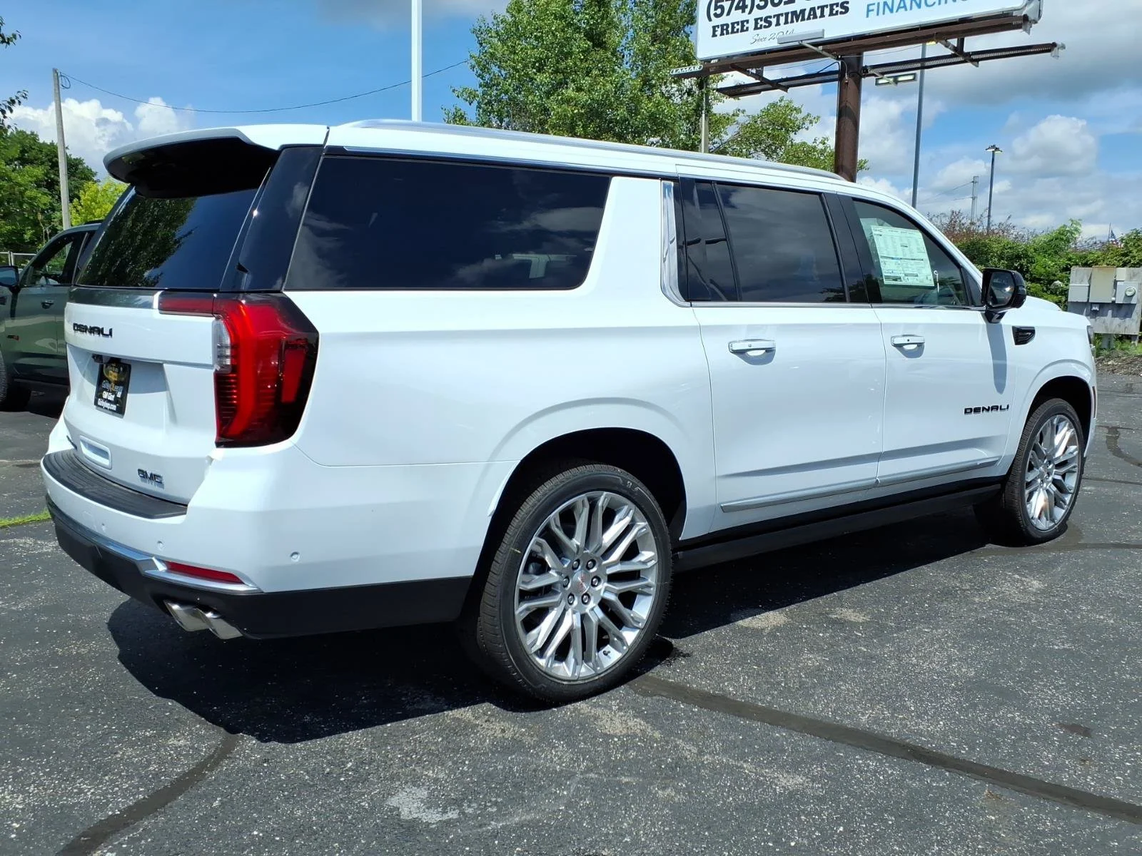 2026 GMC Yukon XL Denali - Photo 12