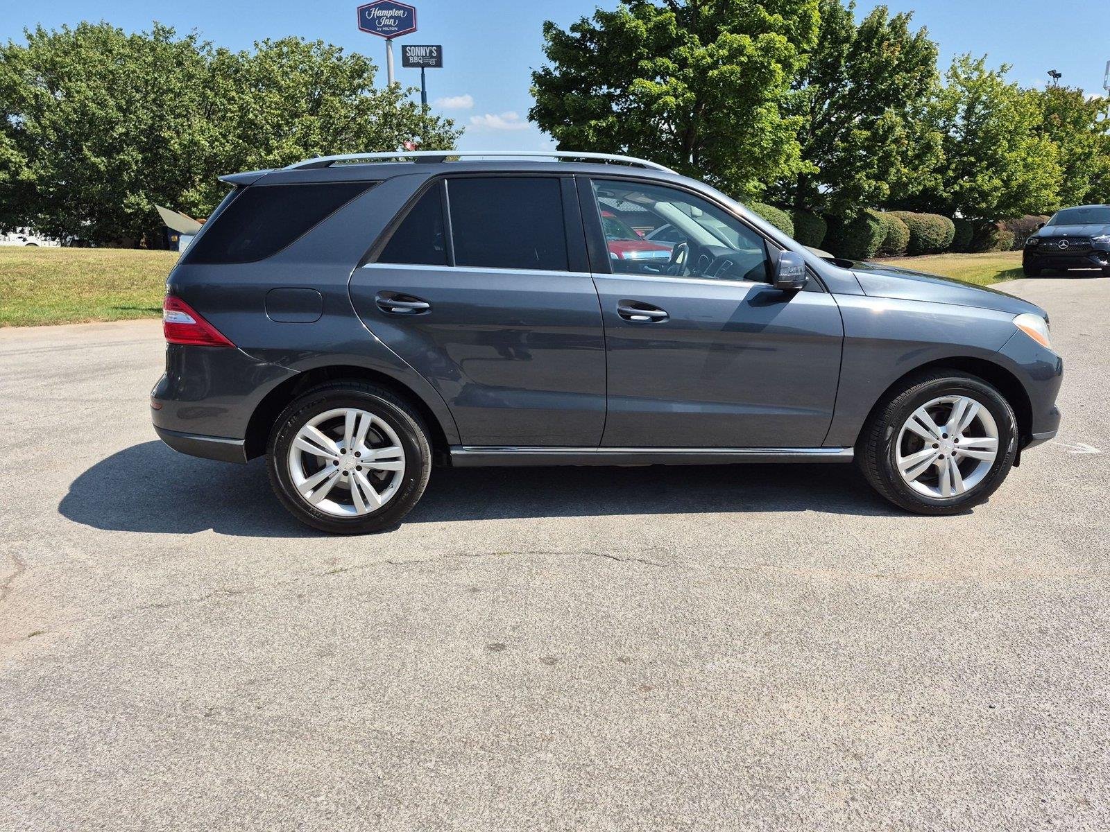 Used 2015 Steel Gray Metallic Mercedes-Benz ML 350 image 6