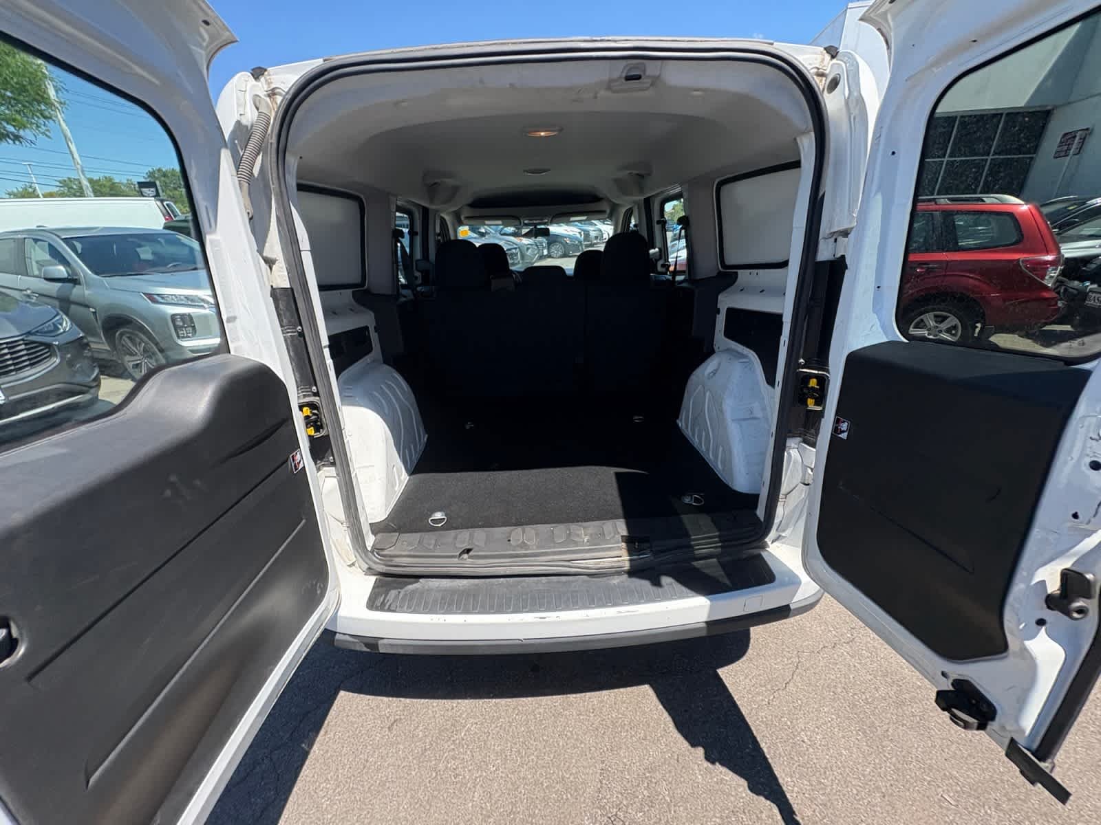 Used 2022 Bright White Ram  image 24