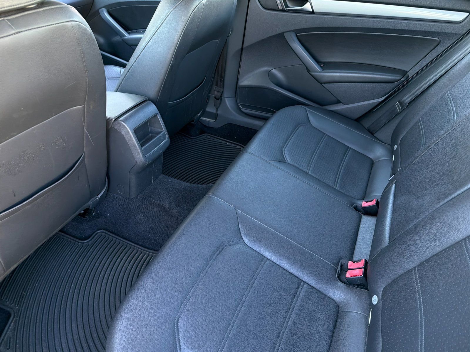 Used 2014  Volkswagen 1.8T Wolfsburg Edition image 11