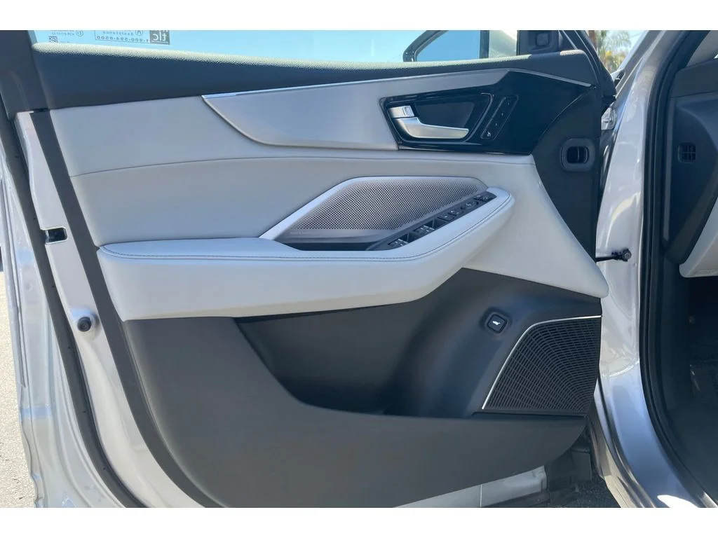 Used 2026 SOLAR SILVER ME Acura w/Technology Package image 10