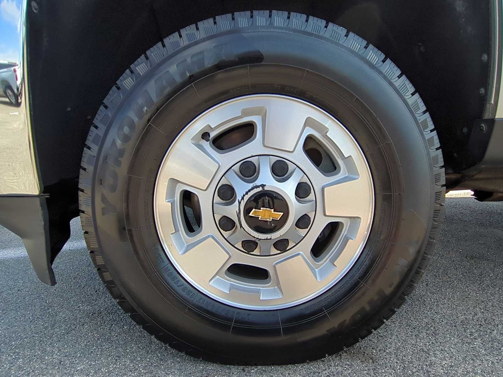 Used 2016 SILVER ICE METALLIC Chevrolet LT image 29