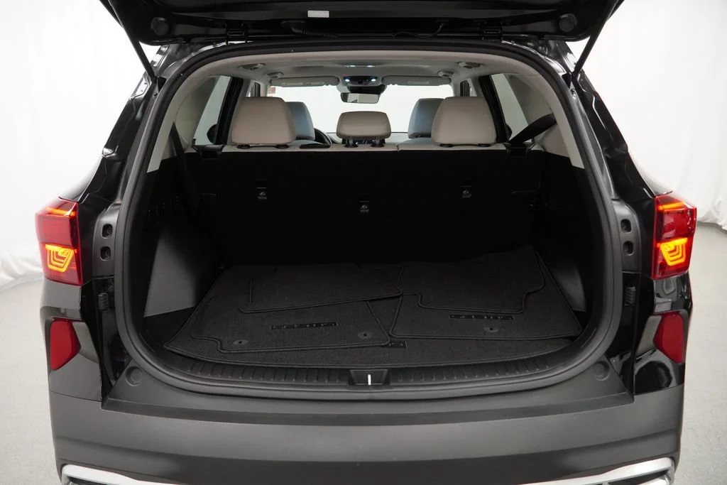 Used 2023 Black Kia EX image 27