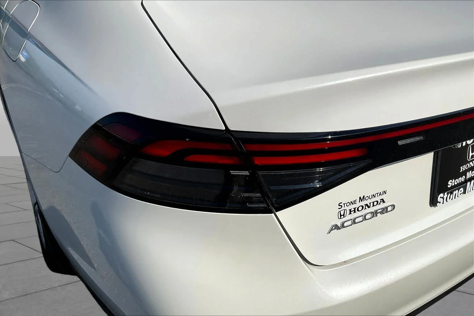New 2026 Platinum White Pearl Honda LX image 14