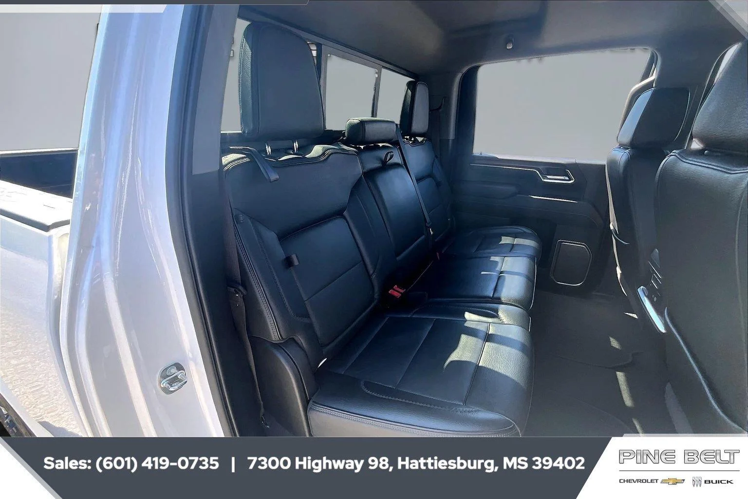 Used 2024 White Frost Tricoat GMC Denali image 21