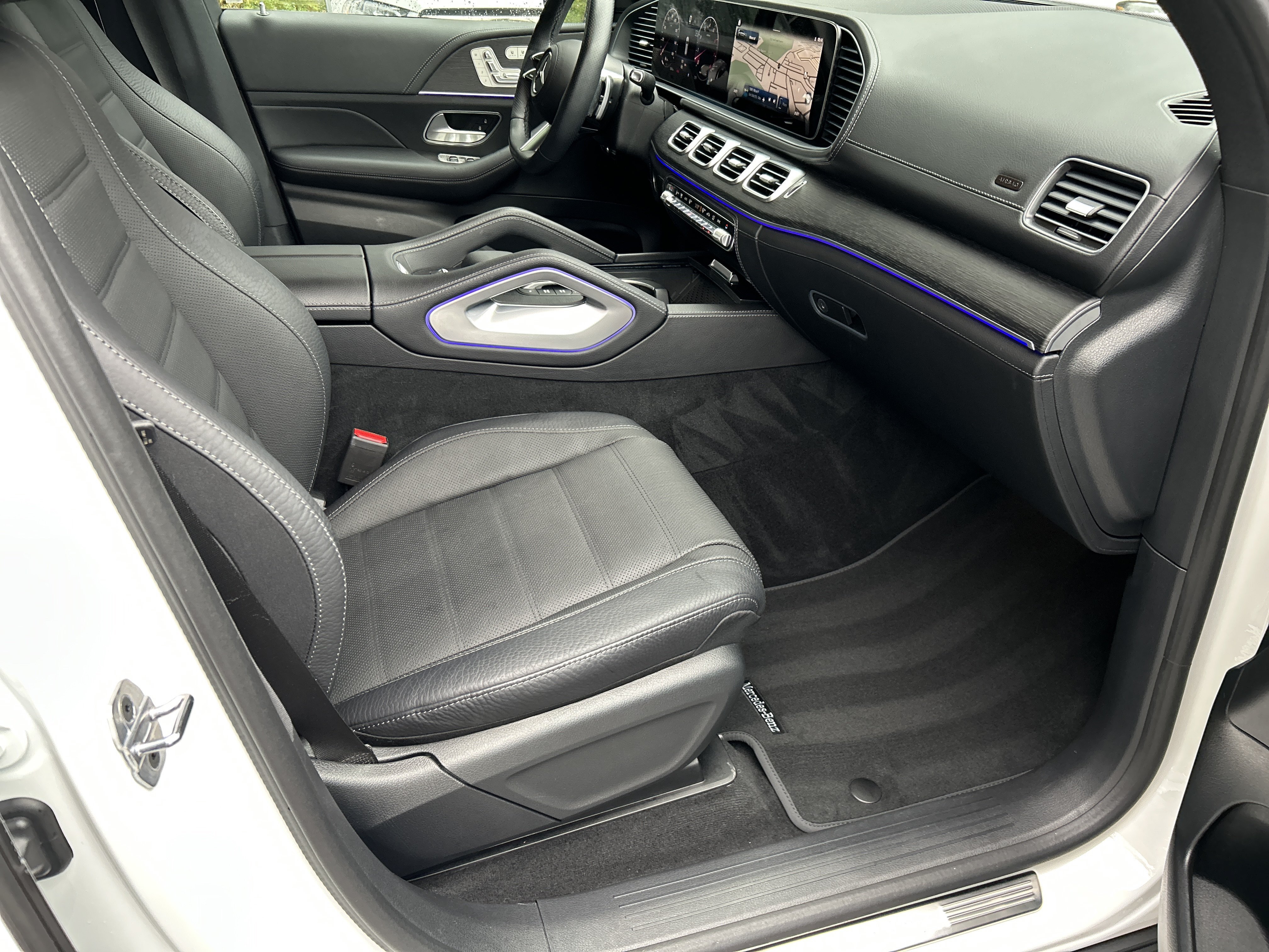 Certified Used 2025 MANUFAKTUR Moonlight White Metallic Mercedes-Benz GLS 450 4MATIC® SUV image 52